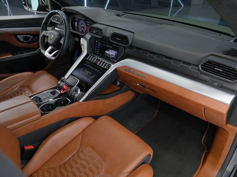 Used 2019 Lamborghini Urus AWD/4WD image 35