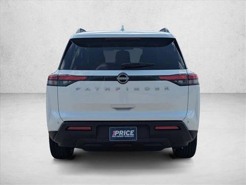 Used 2025 Nissan Pathfinder SV FWD image 7