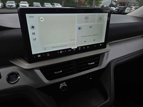 Used 2025 Ford Explorer Active w/ Active Comfort Package RWD image 28