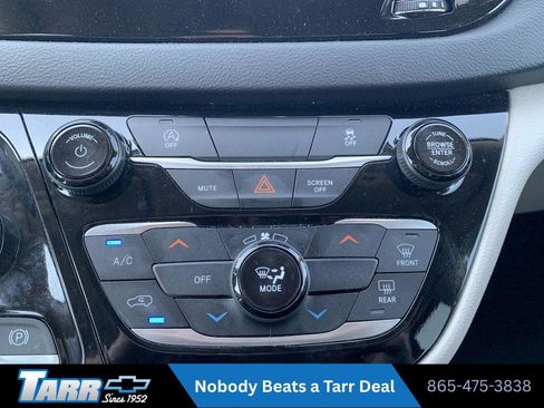 Used 2023 Chrysler Voyager LX FWD image 16