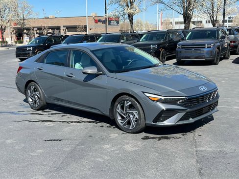 New 2026 Hyundai Elantra Limited image 5