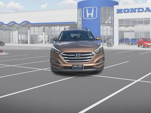 Used 2017 Hyundai Tucson SE Plus image 2