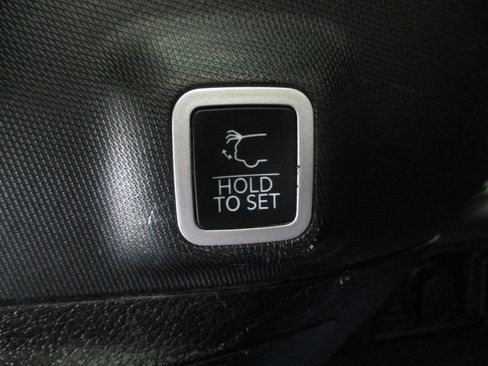 Used 2022 Jeep Grand Cherokee Altitude image 14