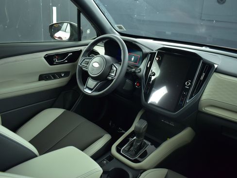 New 2025 Subaru Forester Limited image 19
