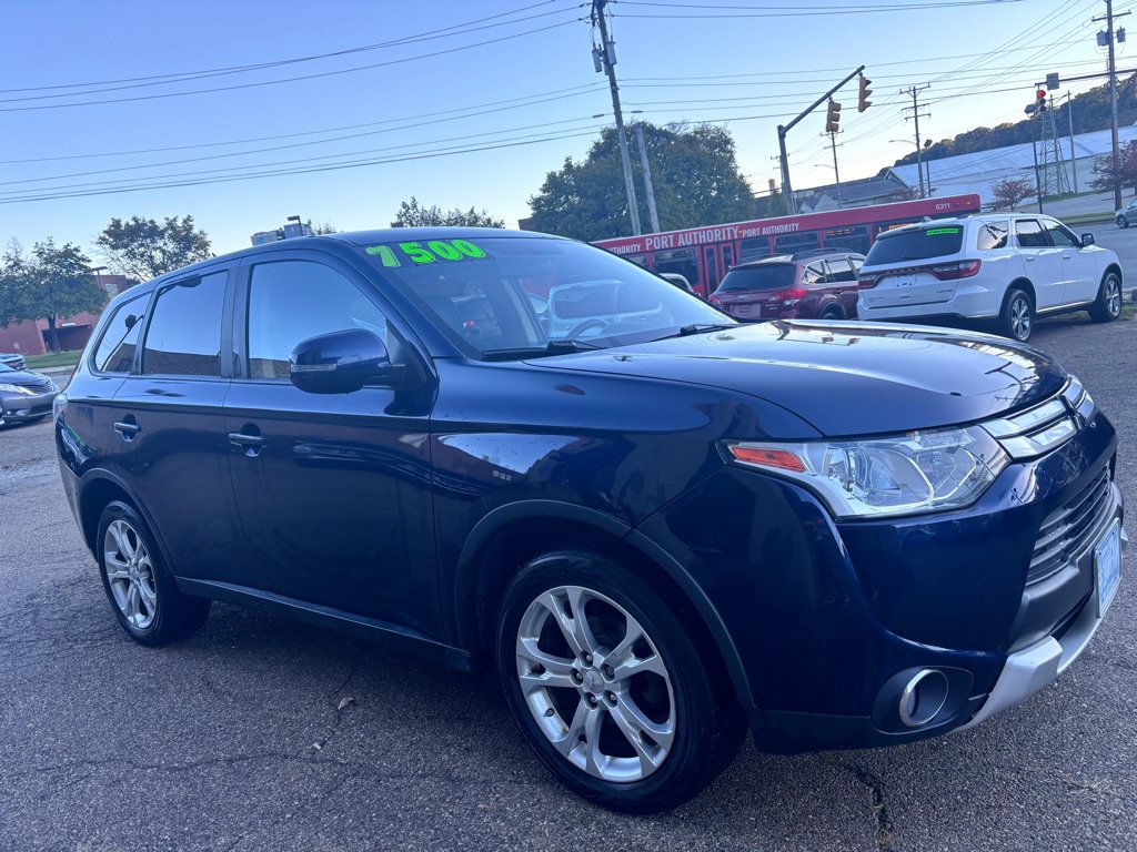 Used 2015 Mitsubishi Outlander SE AWD/4WD image 12