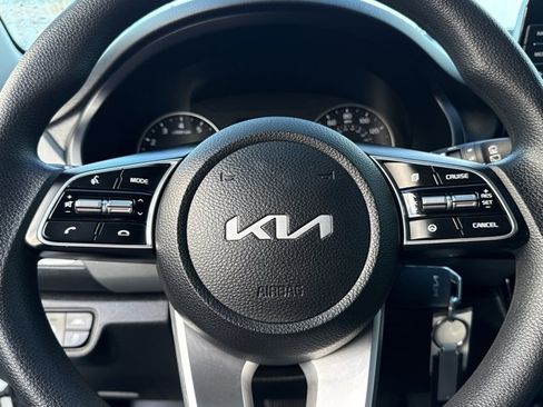 Used 2023 Kia Seltos LX AWD/4WD image 18