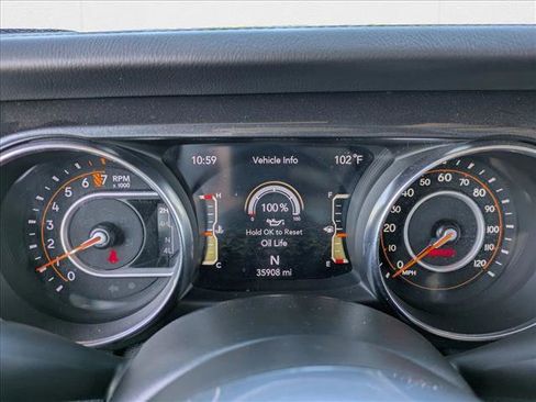 Used 2021 Jeep Wrangler Unlimited Sahara image 10