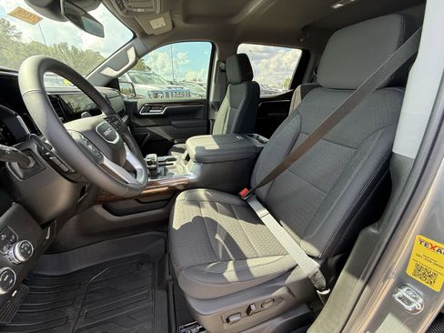 New 2026 GMC Sierra 1500 Elevation image 17