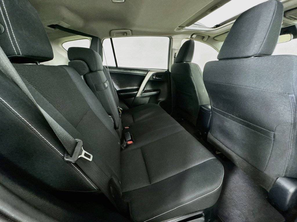 Used 2018 Toyota RAV4 XLE w/ Carpet Mat Package AWD/4WD image 34