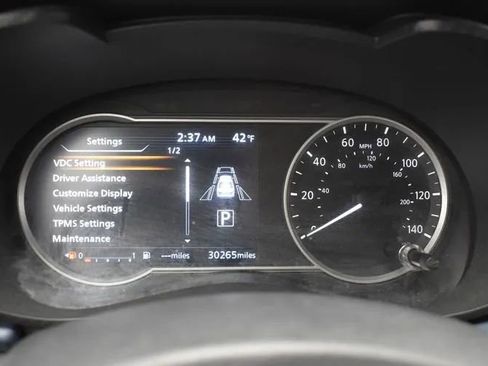 Used 2025 Nissan Versa SV FWD image 26