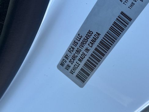 New 2027 Chrysler Pacifica Select FWD image 25