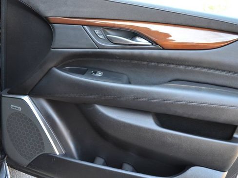 Used 2018 Cadillac Escalade Luxury AWD/4WD image 26