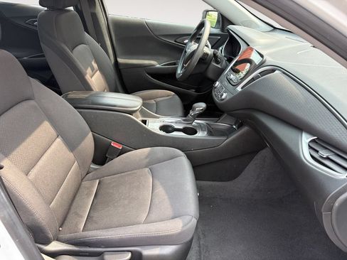 Used 2024 Chevrolet Malibu LT FWD image 15