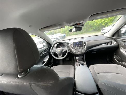 Used 2023 Chevrolet Malibu RS FWD image 28