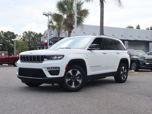 Used 2024 Jeep Grand Cherokee Limited 4xe AWD/4WD image 1