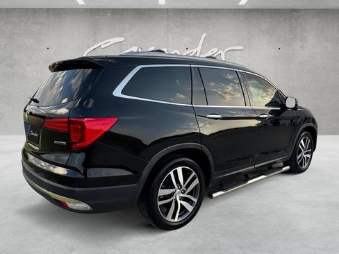 Used 2018 Honda Pilot Touring image 16
