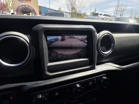 Used 2021 Jeep Wrangler Unlimited Sahara image 19