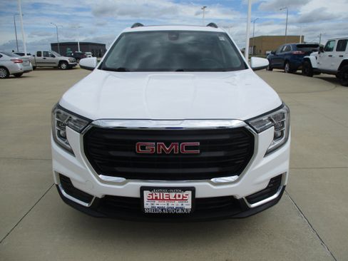 Used 2024 GMC Terrain SLE w/ Driver Convenience Package AWD/4WD image 10