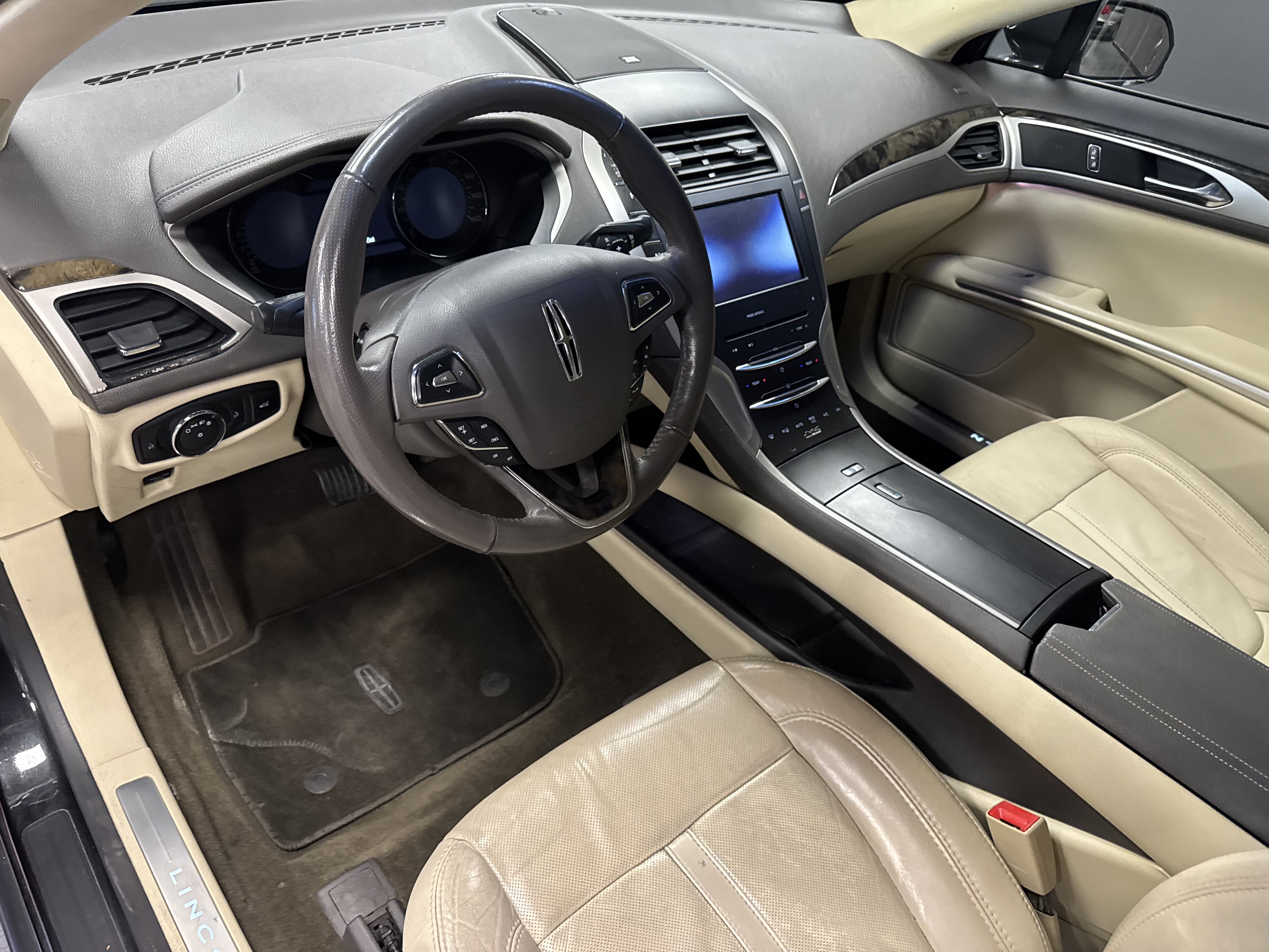 Used 2014 Lincoln MKZ w/ Equipment Group 102A Reserve FWD image 10