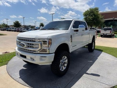 Used 2022 Ford F250 Platinum w/ FX4 Off-Road Package AWD/4WD image 3