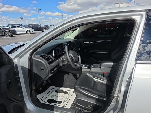 Used 2023 Chrysler 300 Touring L AWD/4WD image 10