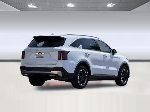 Used 2025 Kia Sorento S w/ Panoramic Sunroof Package FWD image 8