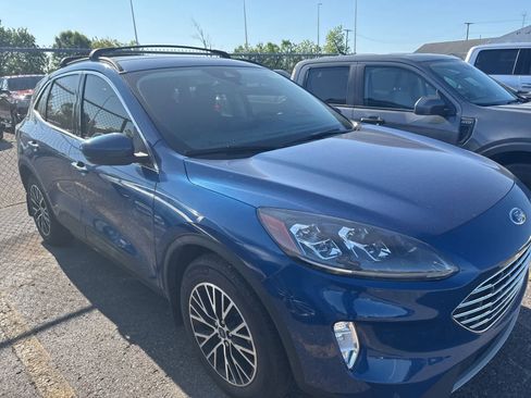 Used 2022 Ford Escape Titanium w/ Titanium Premium Package FWD image 23