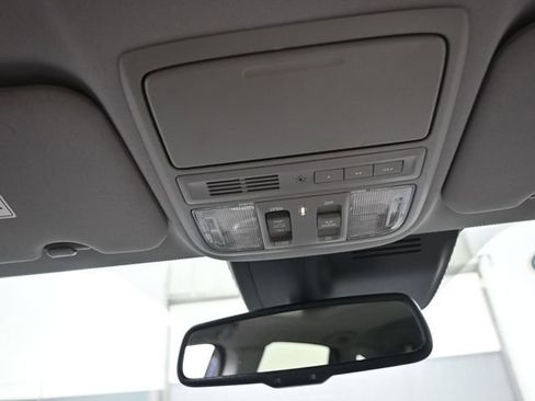 Used 2020 Honda CR-V Touring image 12