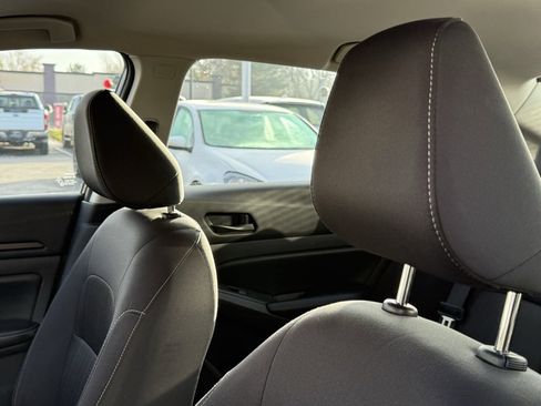 Used 2024 Nissan Altima 2.5 SV image 10