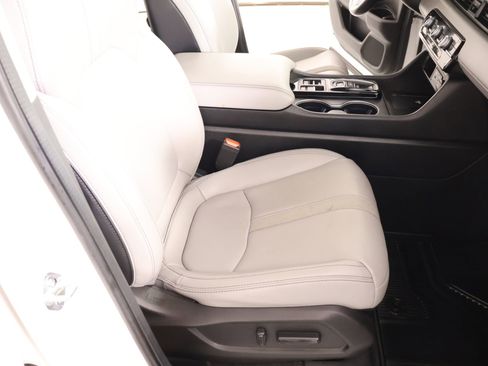 Used 2023 Honda Pilot Touring image 15