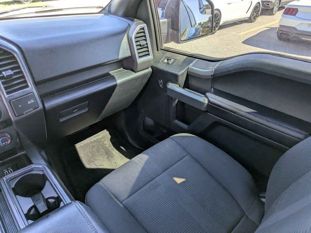 Used 2016 Ford F150 XLT w/ Equipment Group 302A Luxury AWD/4WD image 18