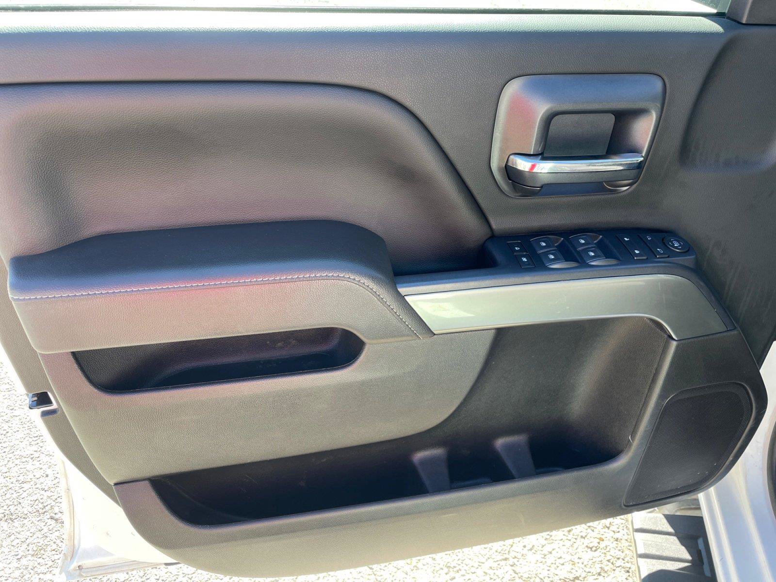 Used 2019 Chevrolet Silverado 1500 LT AWD/4WD image 16