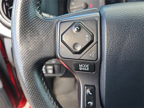 Used 2017 Toyota Tacoma TRD Sport image 19