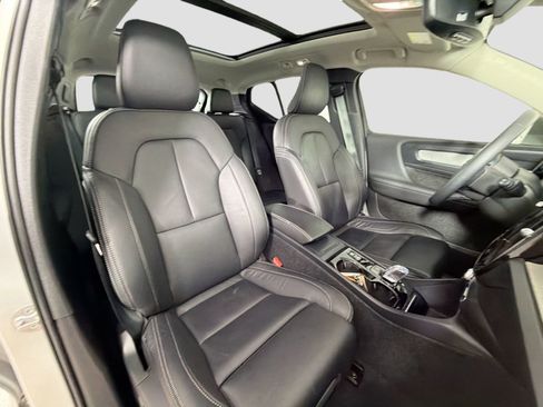 Used 2024 Volvo XC40 B5 Plus w/ Protection Package Premier AWD/4WD image 26