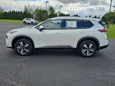 Used 2025 Nissan Rogue SL AWD/4WD image 25