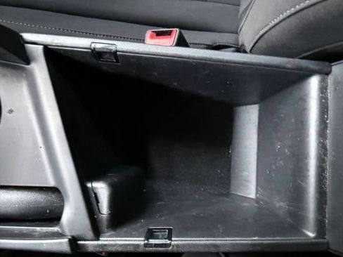 Used 2025 Hyundai Elantra Sport FWD image 28
