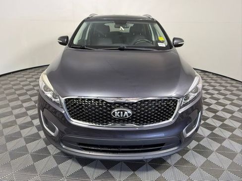 Used 2018 Kia Sorento FWD image 9