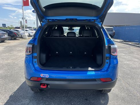 Used 2025 Jeep Compass Trailhawk AWD/4WD image 5