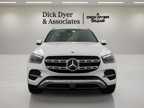 Used 2025 Mercedes-Benz GLE 450e 4MATIC image 9