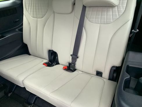 Used 2024 Hyundai Palisade Limited AWD/4WD image 20