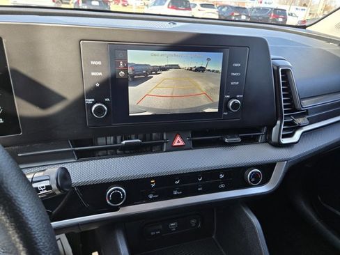 Used 2025 Kia Sportage LX image 11