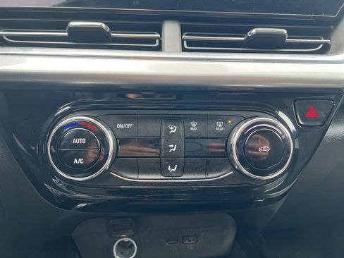 Used 2025 Chevrolet Trax LT image 19