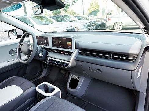Certified 2024 Hyundai Ioniq 5 SEL RWD image 10
