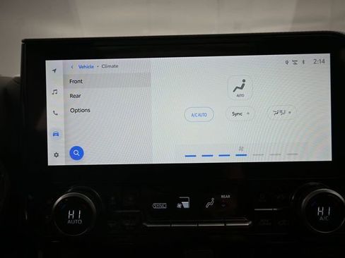 Used 2024 Toyota Highlander Platinum image 16