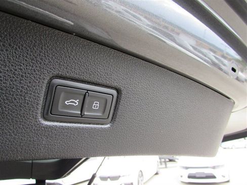 Used 2018 Audi Q7 3.0T Premium Plus w/ Premium Plus Package image 30