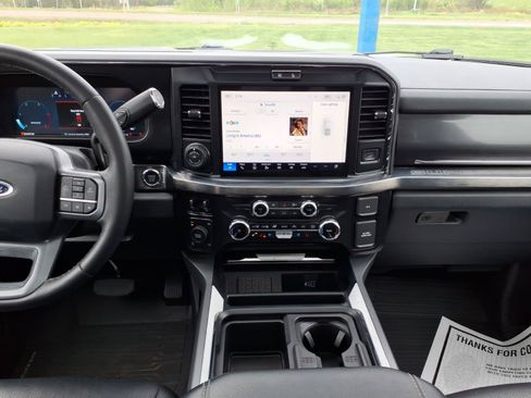 Used 2025 Ford F250 Lariat w/ Lariat Ultimate Package AWD/4WD image 13