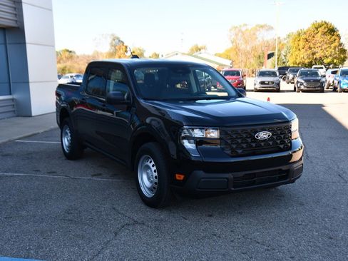 New 2025 Ford Maverick XL image 9