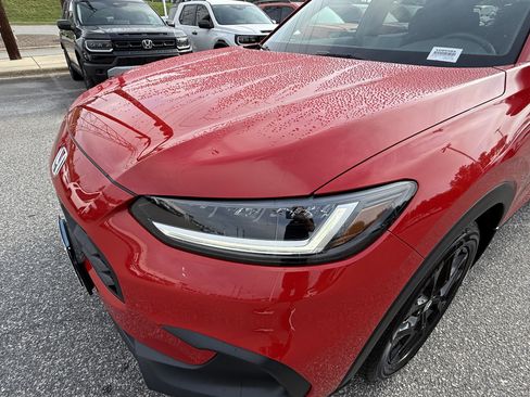 Certified 2025 Honda HR-V Sport image 3