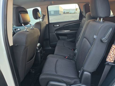 Used 2017 Dodge Journey SE w/ Flexible Seating Group FWD image 13