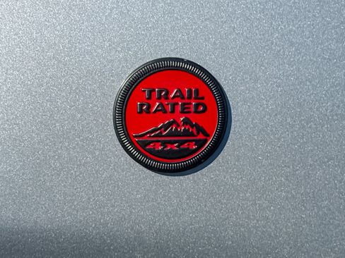 Used 2025 Jeep Compass Trailhawk AWD/4WD image 39